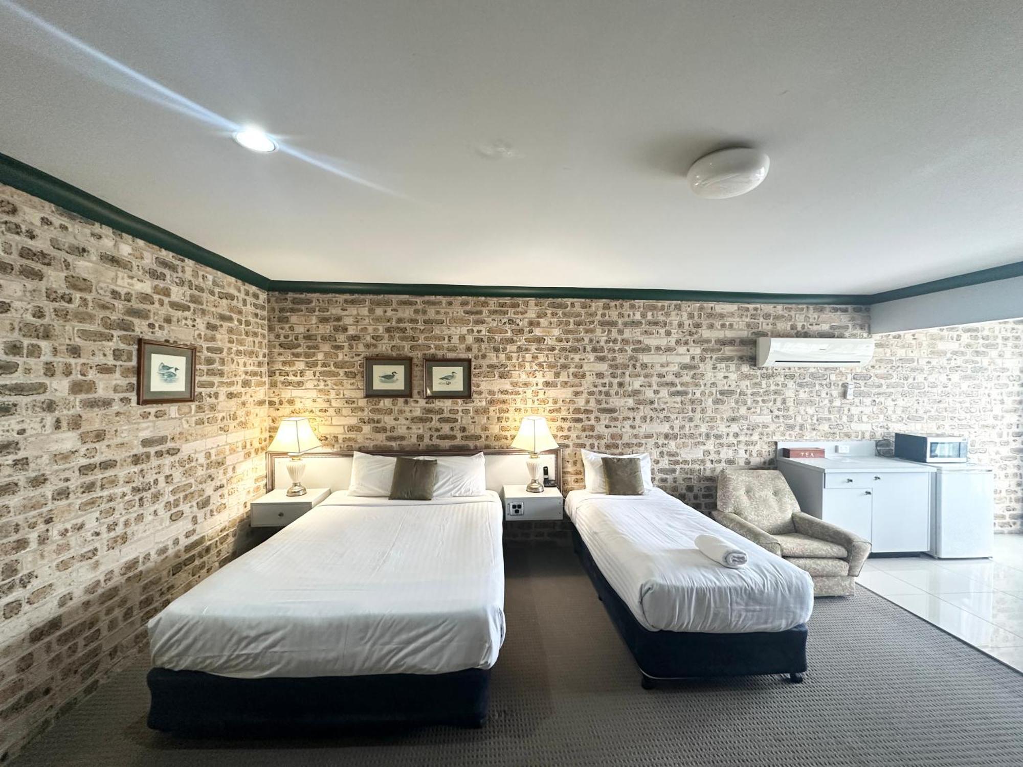 Sir Francis Drake Motel Heatherbrae Bagian luar foto