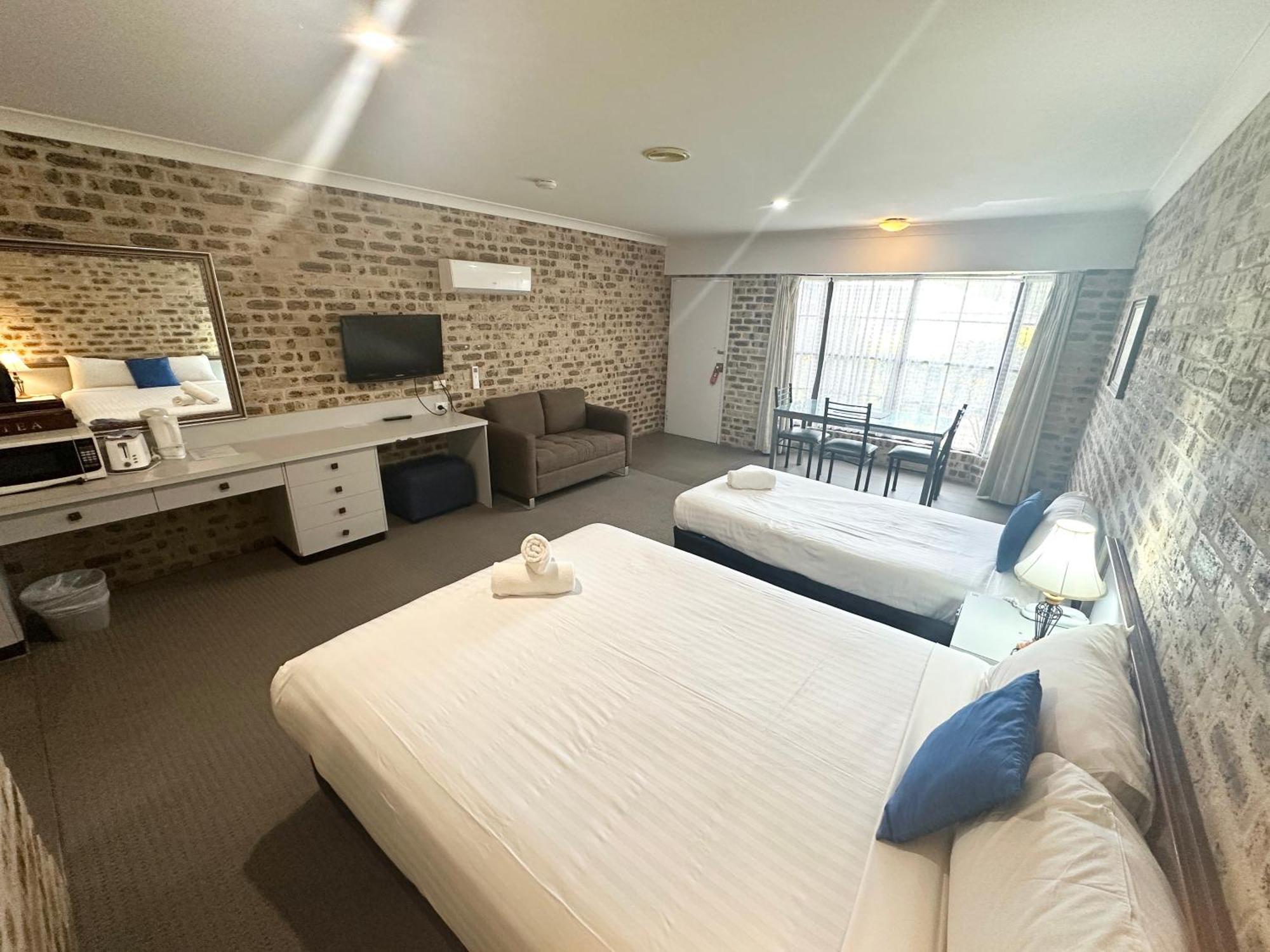Sir Francis Drake Motel Heatherbrae Bagian luar foto
